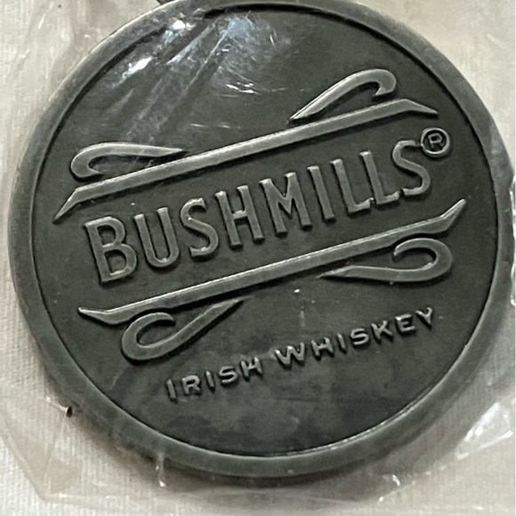 Vintage Bushmills Whiskey Keychain - Picture 2 of 3